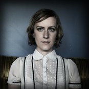 Laura Gibson - List pictures