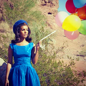 Melody Thornton - List pictures