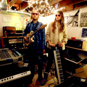 Peaking Lights - List pictures