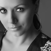 Julie Reeves - List pictures