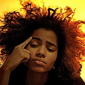 Nneka - List pictures