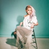 Kyla La Grange - List pictures