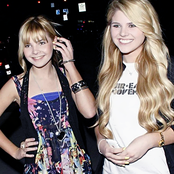 Destinee & Paris - List pictures