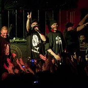 Violadores Del Verso - List pictures