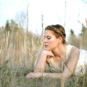 Melody Grace - List pictures