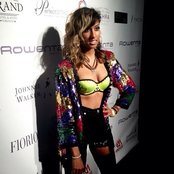 Anjulie - List pictures