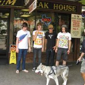 A Rocket To The Moon - List pictures