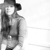 Lia Ices - List pictures