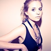Kyla La Grange - List pictures
