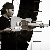 Stoney Larue - List pictures