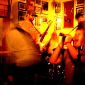 No Hay Banda - List pictures