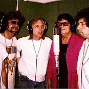 Traveling Wilburys - List pictures