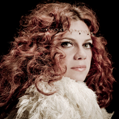 Nikka Costa - List pictures