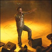 Maroon - List pictures