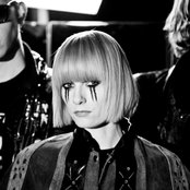 Dark Horses - List pictures