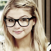 Stefanie Scott - List pictures