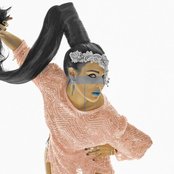 Sophia Somajo - List pictures