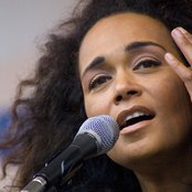 Caroline Henderson - List pictures