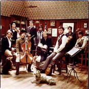 Penguin Cafe - List pictures