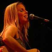 Lisa Miskovsky - List pictures