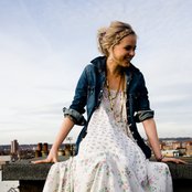 Kyla La Grange - List pictures