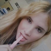 Camilla Uckers - List pictures