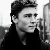 Christopher - List pictures