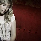 Felicity Urquhart - List pictures