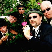 Elakelaiset - List pictures