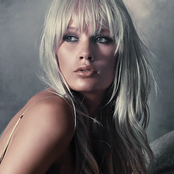 Lauren Bennett - List pictures