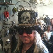 Sinner - List pictures