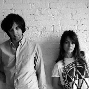 Hundred In The Hands - List pictures