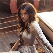 Jillette Johnson - List pictures