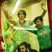 Say Hi - List pictures