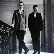Hurts - List pictures