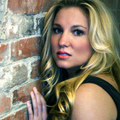 Julie Roberts - List pictures