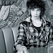 Julian Perretta - List pictures