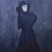 Sophia Somajo - List pictures