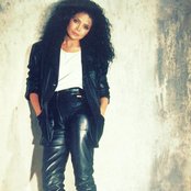 La Toya Jackson - List pictures