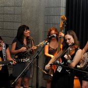 Della Mae - List pictures