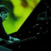 Dustin O'halloran - List pictures