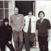 Go-betweens - List pictures