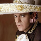 Pedro Fernandez - List pictures