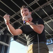 Future Islands - List pictures