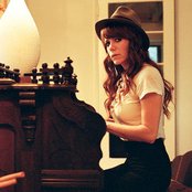 Jenny Lewis - List pictures