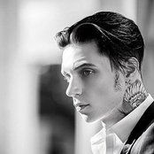 Andy Black - List pictures