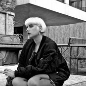 Molly Nilsson - List pictures