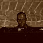 Phaeleh - List pictures