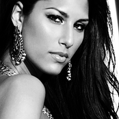 Bria Valente - List pictures