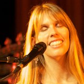 Deva Premal - List pictures